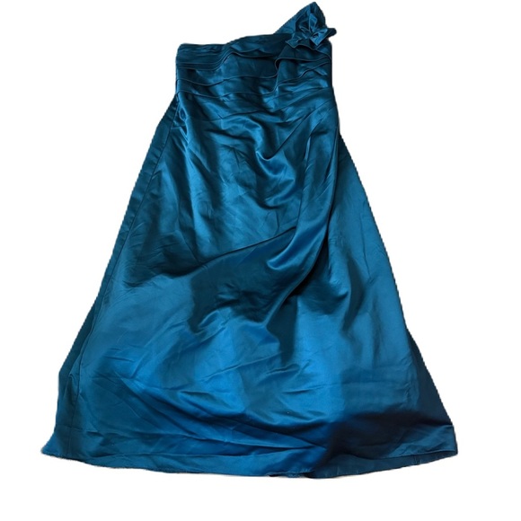 David’s Bridal One Shoulder Satin Ballgown with Fan Detail Sz 22 Blue F14430 - Picture 1 of 8